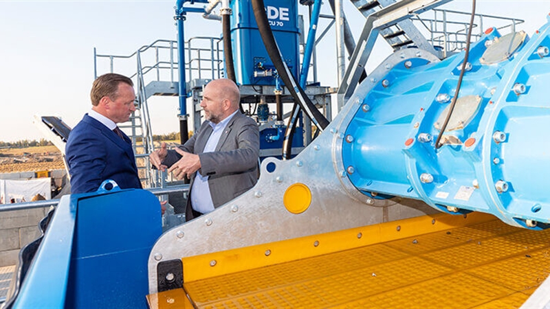 Almere Twee-mannen-in-bespreking