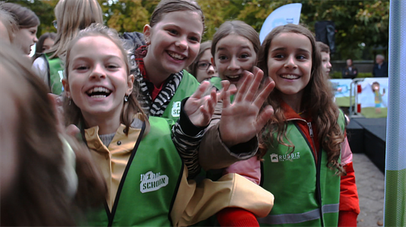 kinderen nemen enthousiuast deel aan 'in 1 dag schoon'mers-in-1-dag-schoon